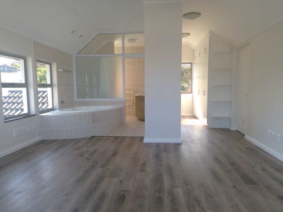 To Let 4 Bedroom Property for Rent in Glencairn Heights Western Cape